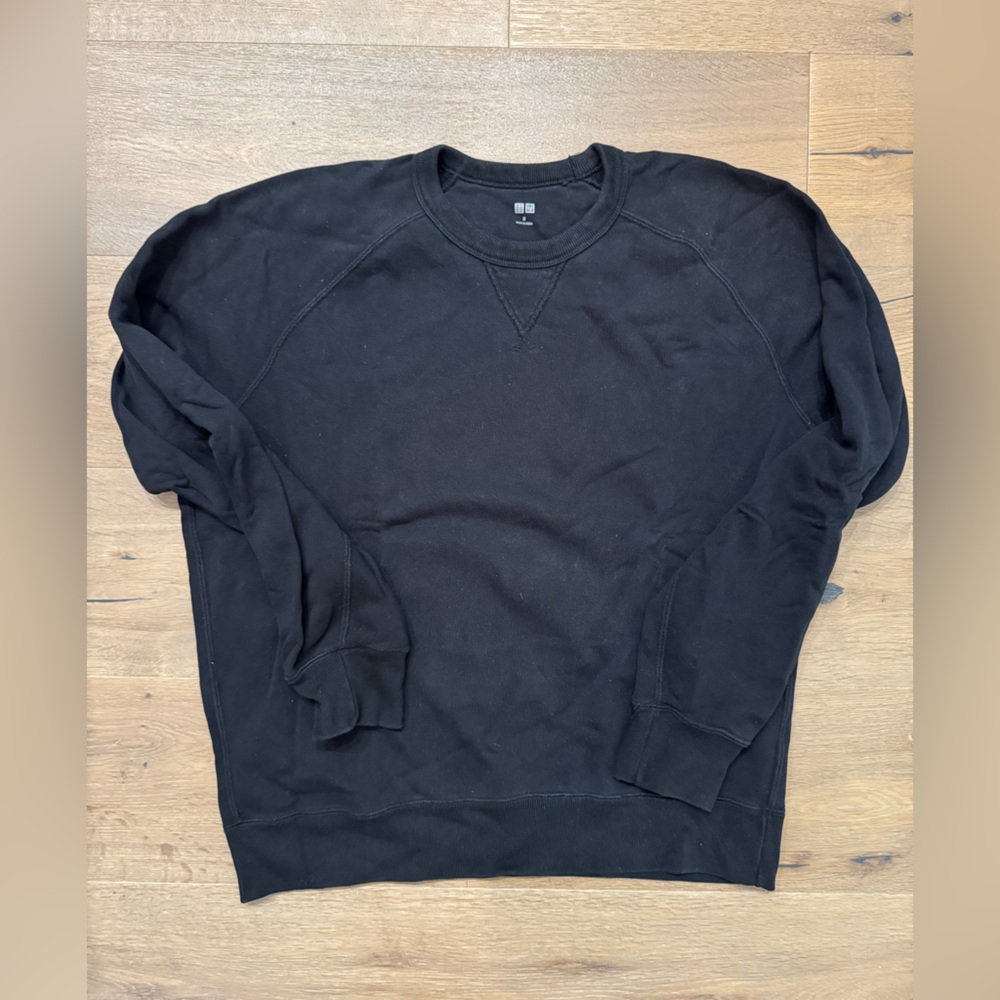 Uniqlo Men's Black Sweater